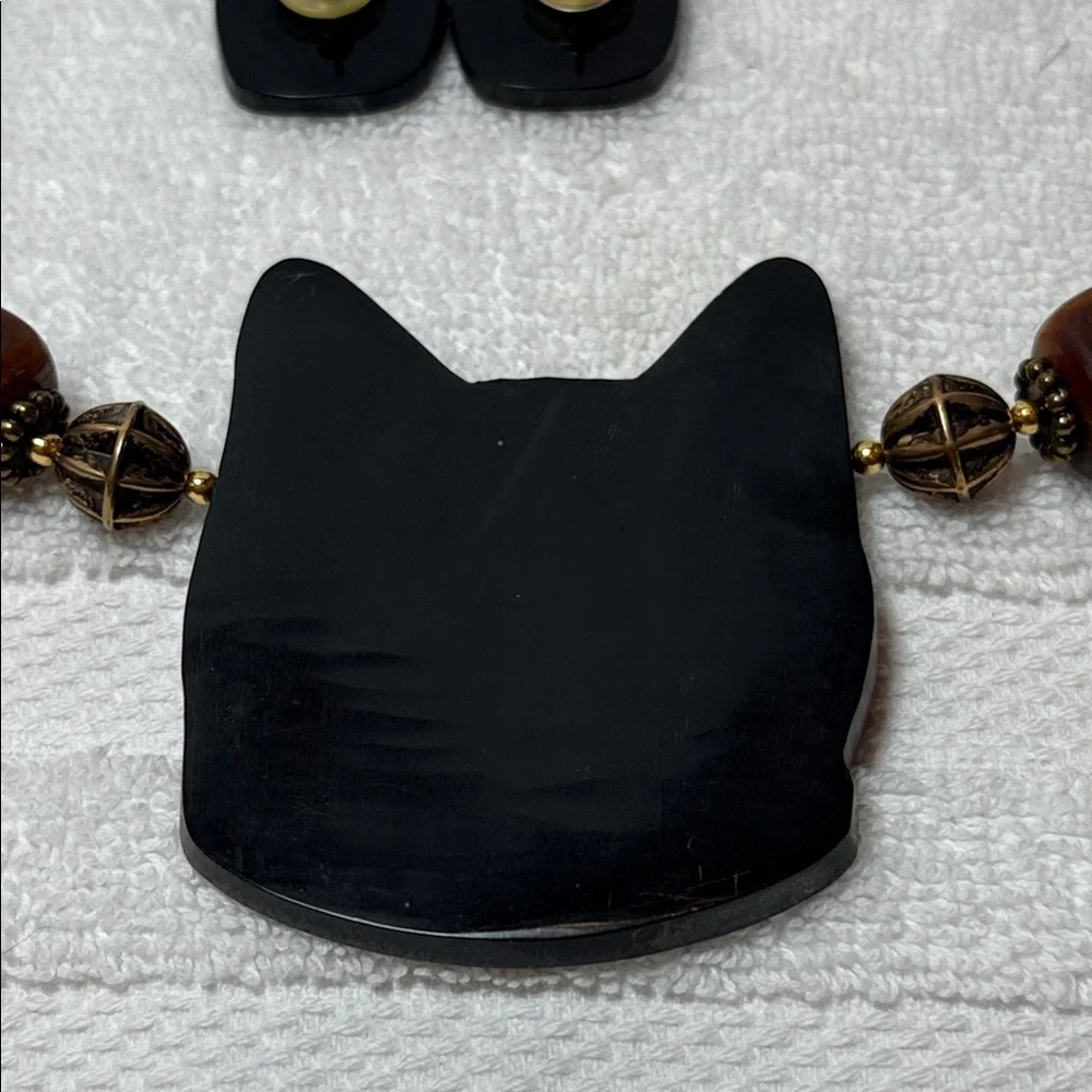 ⭐️Handcrafted Lee Sands Cat Necklace and Earrings Set - Brown and Tan.
